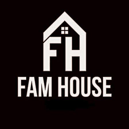 ホテル Fam_House ビシュケク エクステリア 写真