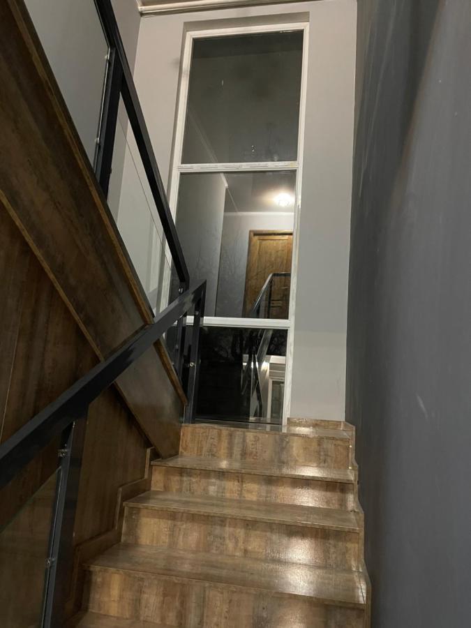 ホテル Fam_House ビシュケク エクステリア 写真