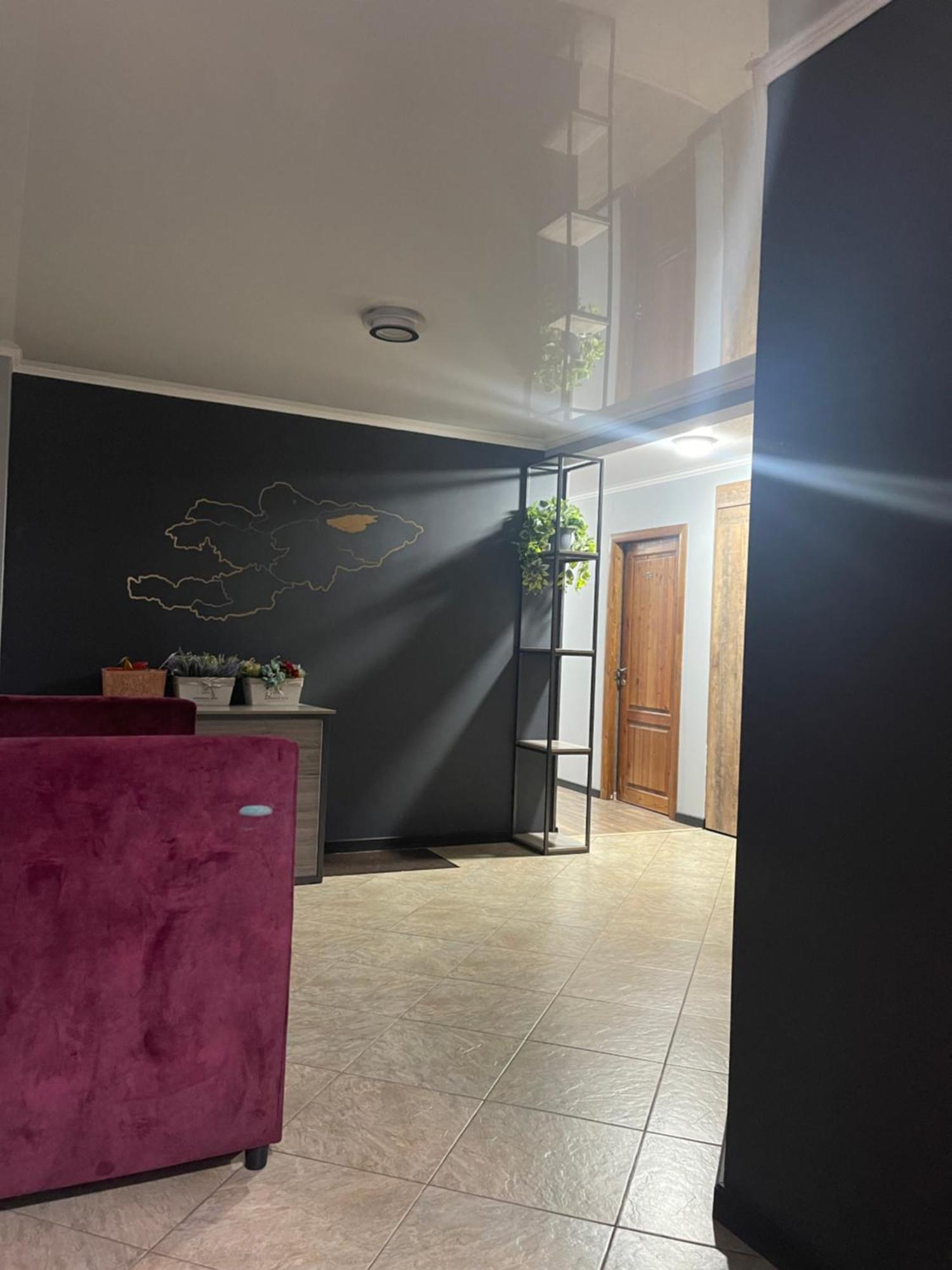 ホテル Fam_House ビシュケク エクステリア 写真