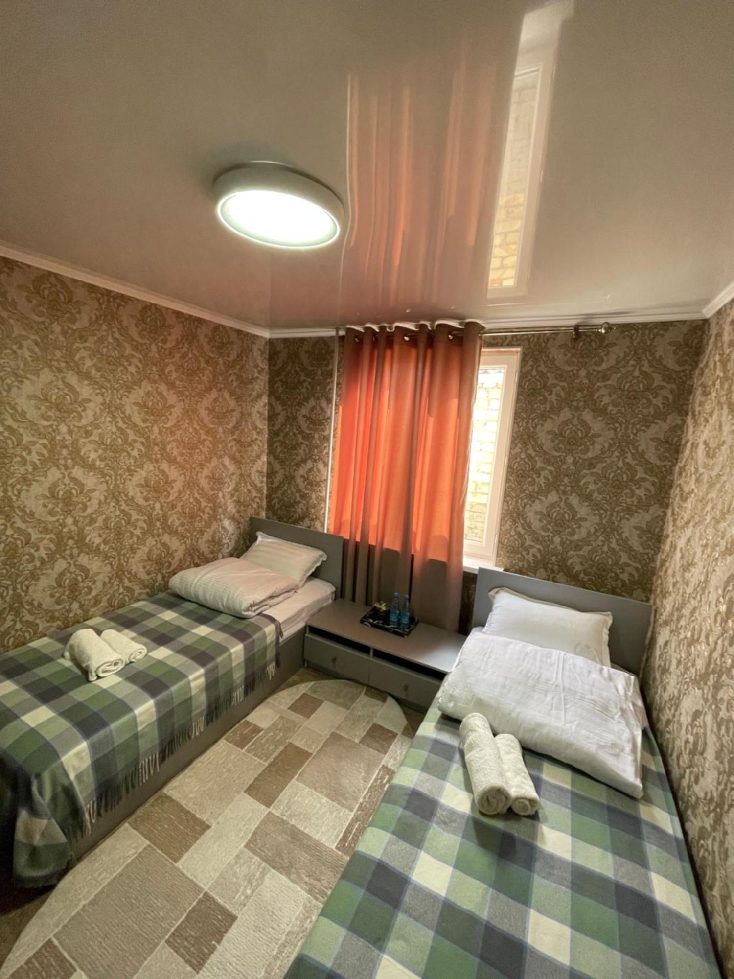 ホテル Fam_House ビシュケク エクステリア 写真