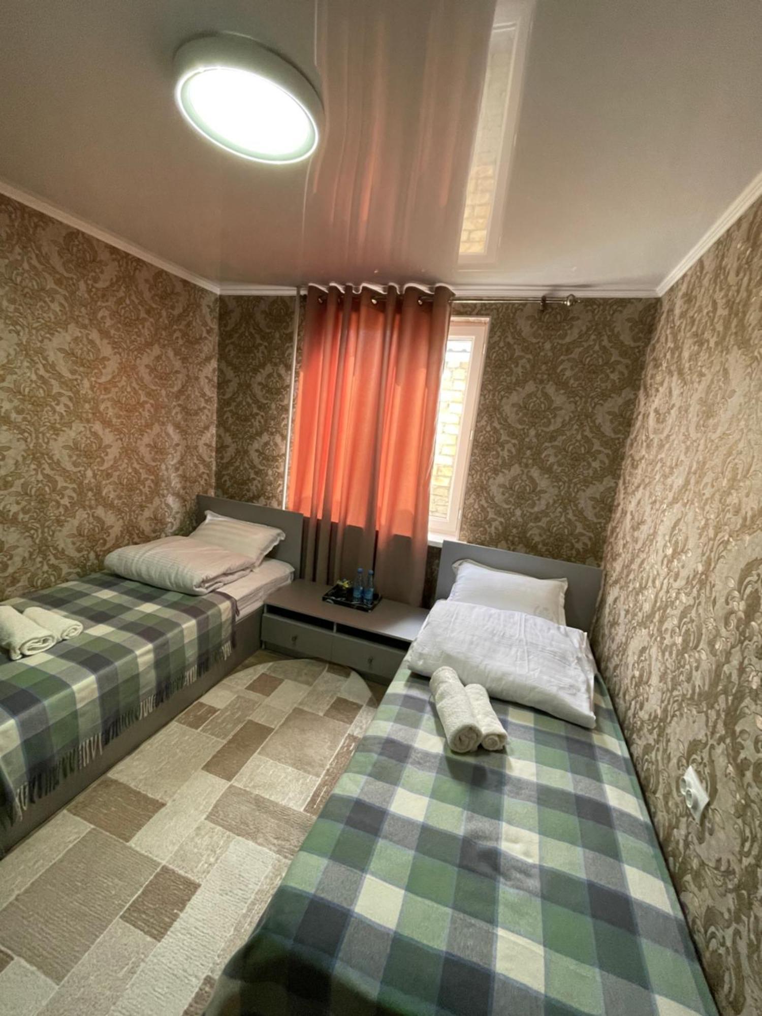 ホテル Fam_House ビシュケク エクステリア 写真